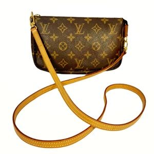 Louis Vuitton Monogram Pochette accessories
